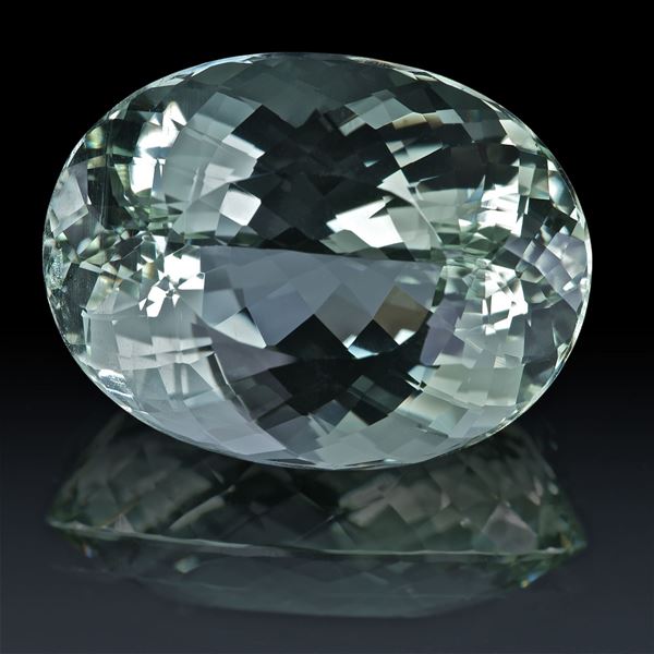 Beryll oval 39.51ct.