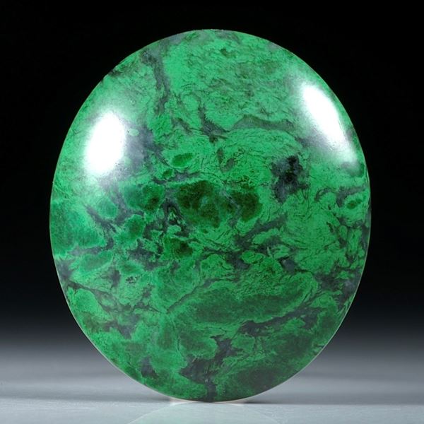 Chloromelanit Cabochon 66.33ct. ca.35.5x31x9mm