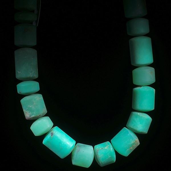 Chrysoprascollier Zylinderform mit gewölbten Stirnseiten matt