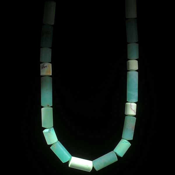 Chrysoprascollier Zylinderform mit gewölbten Stirnseiten matt