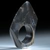 Fingerring aus einem versteinerten Megalodon Zahn