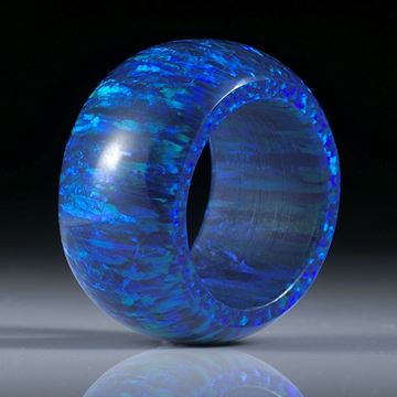 Fingerring aus synthetischem Opal