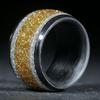 Gold/Silberholographic in Carbonring eingefasst und poliert