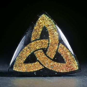Opalglas Dreieckform mit keltischem Knotenmuster