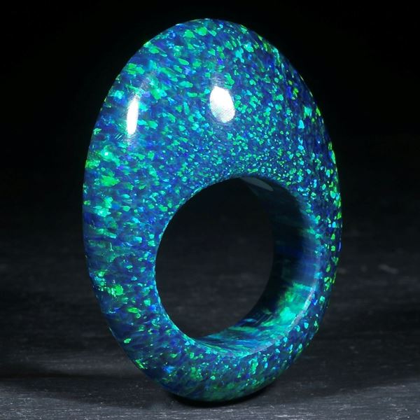 Ring aus synthetischem Opal