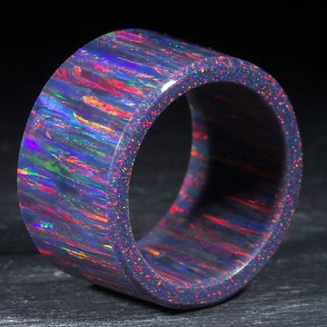 Ring aus synthetischem Opal