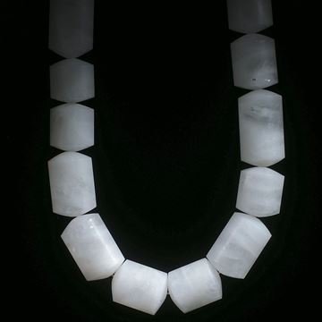 Schneequarz Collier, Zylinderform mit gewölbten Seitenflächen