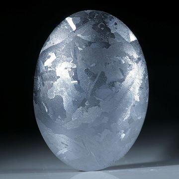 Siliciumkristall, handgeschliffener ovaler Cabochon