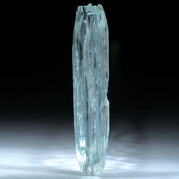 Aquamarin Kristall ca.52x11mm, 35.11ct