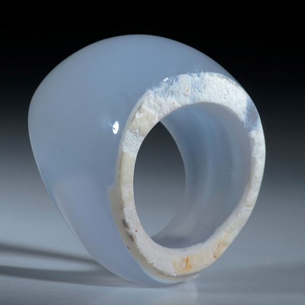 Edelsteinring Chalcedon, geschwungene Form