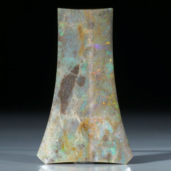 Edelopal Andamooka Australien, aufwendig geschliffene Fantasieform ca.63x39x5mm