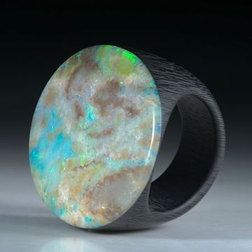 Edelsteinring Opal Andamooka Australien, Ringschiene aus Karbon ca.32x28x25mm