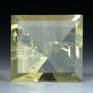 Beryll Quadrat 53.38ct. 24x24x16.5mm