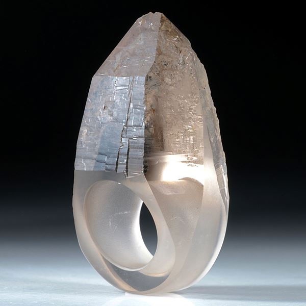 Fingerring Bergkristall mit naturbelassener Spitze ca.58x35x24mm