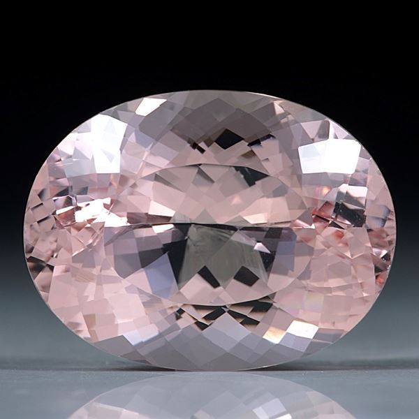 Morganit oval facettiert 14.93ct.  19x14.5x9.5mm