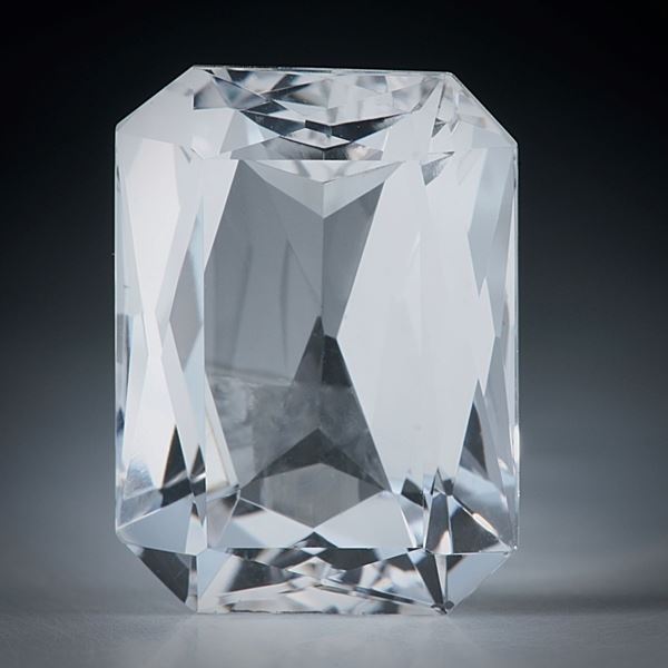 schweizer Bergkristall facettiert, 14.37ct. Scherenschliff ca.18x13x9mm