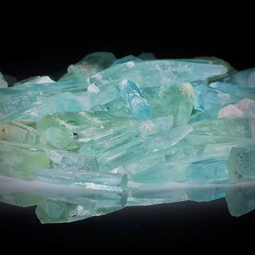 Aquamarinkristalle 1 Lot 459.93ct.  Kristalle von ca.20 bis 25mm Länge