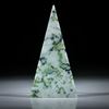 Smaragdit, Allalingabbro (Wallis, Schweiz), Dreieckform plangeschliffen und beidseitig poliert ca.75x39x3mm