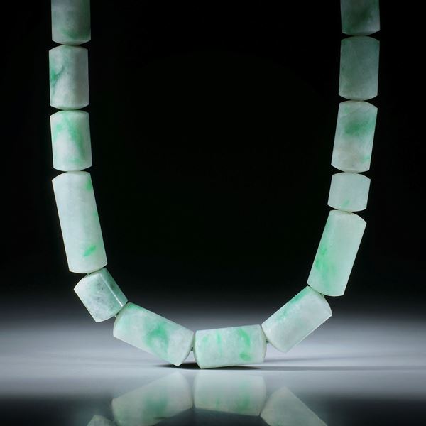 Edelsteincollier Jade (Jadeit), polierte Zylinderformen mit 10mm Durchmesser, Stirnseiten bombiert, Länge 46cm