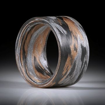 Karbon Fingerring mit Glasfaser Bronze und Alu, handgeschliffene parallele Form, innen gerundet, Breite 14.4mm, Innendurchmesser 20.5mm