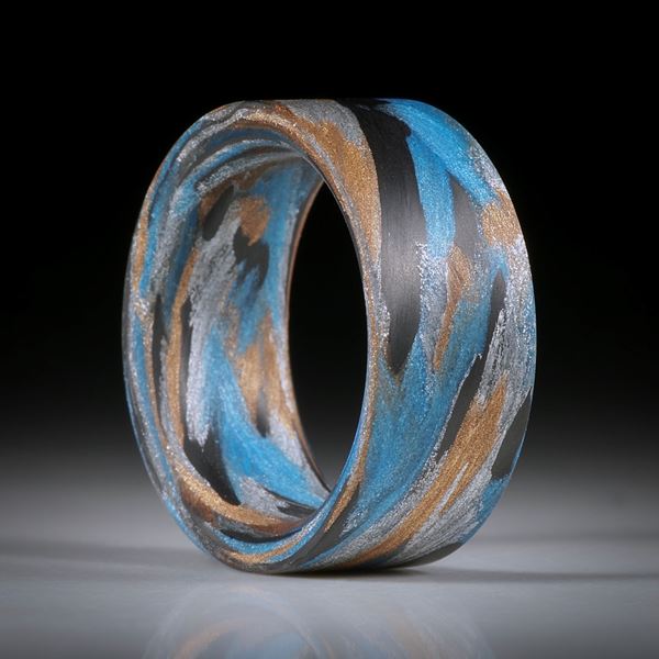 Karbon Fingerring mit Glasfaser Libellenblau, Bronze und Alu, handgeschliffene parallele Form, innen gerundet, Breite 11mm, Innendurchmesser 20.5mm