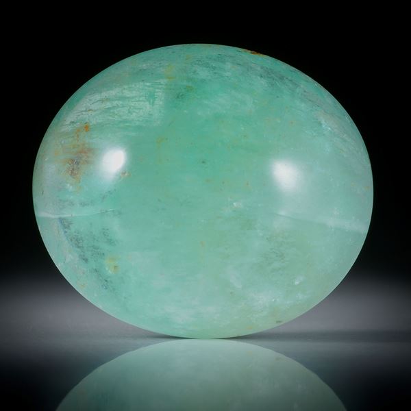 Smaragd Cabochon 66.08ct. oval bombiert ca.29.5x25.5x13.5mm
