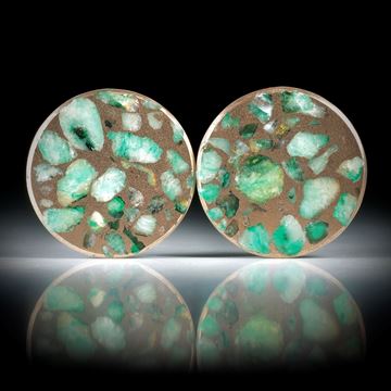 Smaragd in Bronzematrix, Paar 15.19ct.  Rondellen, flachgeschliffen, mit Perlmutter unterlegt und poliert je ca.22x22x1.5mm