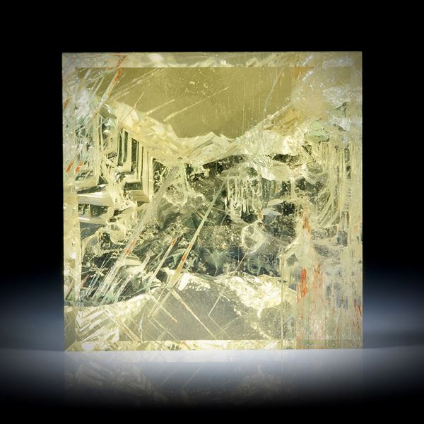 Goldberyll Ukraine 79.6ct. Spiegelschliff mit naturbelassener Kristallfläche ca.28x28x14mm