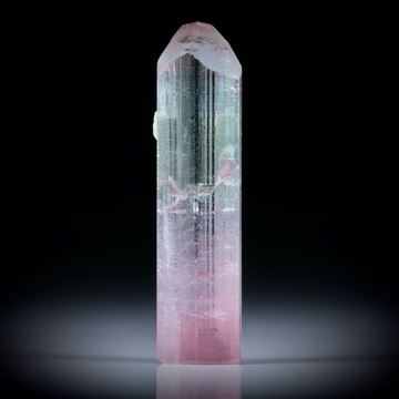 Turmalinkristall bicolor 23.27ct. mit angeschliffener Standfläche, ca.35x9x8mm