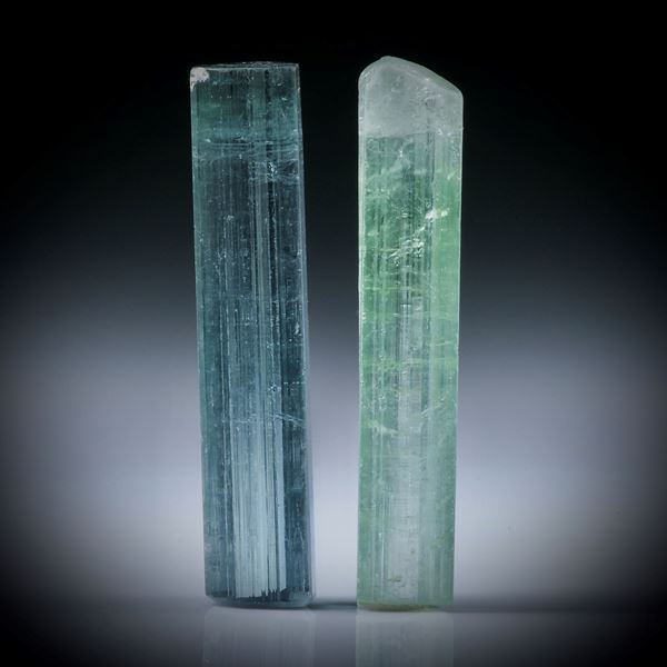 Turmalinkristall Paar, total 14.3ct. mit angeschliffenen Standflächen, je ca.26x5.5x5mm und ca.27x5x4.5mm