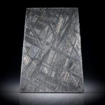 Eisenmeteorit mit geätzter Oberfläche, Trapezform ca.32.5x24.5x2.5mm