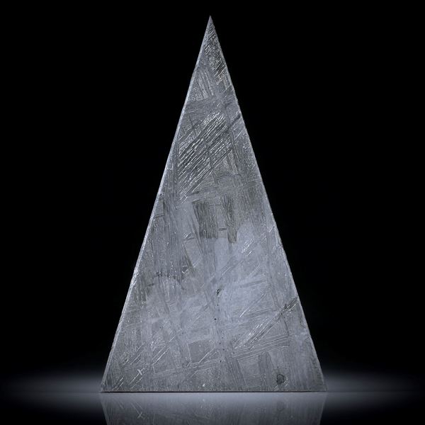 Eisenmeteorit mit geätzter Oberfläche, Dreieckform ca.41x25x2.5mm