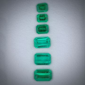 Smaragd 2.76ct.  Lot aus 6 Steinen im Smaragdschliff, Längen von ca. 4 bis 7mm