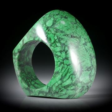 Edelsteinring aus Jade, Mawesit (Chloromelanit, Maw sit sit), bequeme "Zweiflächer" Form poliert/mattiert, Innendurchmesser 19.1mm