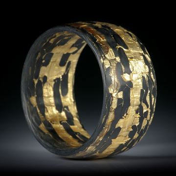 Ring aus Karbon mit Glasfaser und Messing Blattmetall, innen und aussen leicht bombiert, feinmatt, Breite 12.5mm, Innendurchmesser 20.15mm