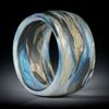 Ring aus Karbon mit Glasfaser, Mira Türkis/Sonnengold, aussen leicht bombiert und Innenkanten gerundet, feinmatt, Breite 13mm, Innendurchmesser 20.15mm