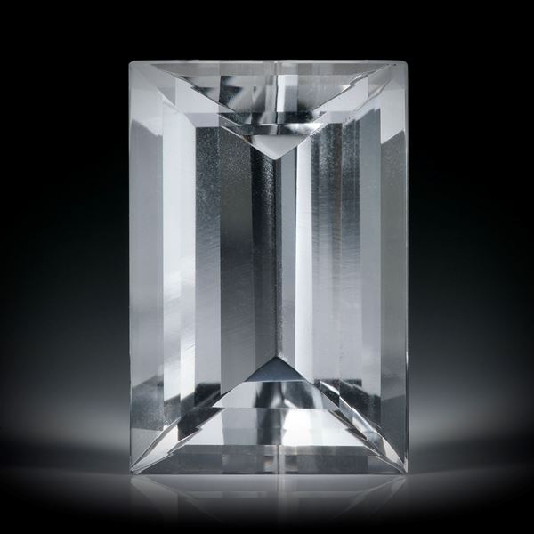 schweizer Bergkristall 17.2ct.  Treppenschliff, Präzisionsschliff ca.19.8x13.3x9mm