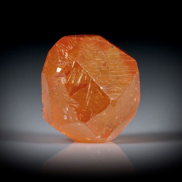 Mandaringranat Kristall 6.71ct. Tansania, 10.5x9.5x7mm