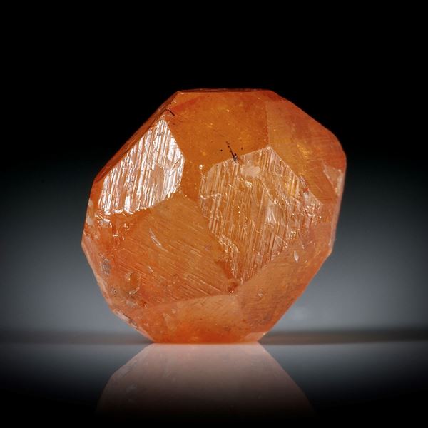 Mandaringranat Kristall 7.38ct. Tansania, 10.5x10x7.5mm