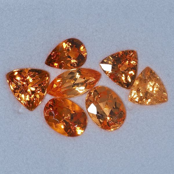 Mandaringranat 5.83ct. Lot aus 7 Steinen, verschiedene Schliff-Formen ca.5 bis 6mm